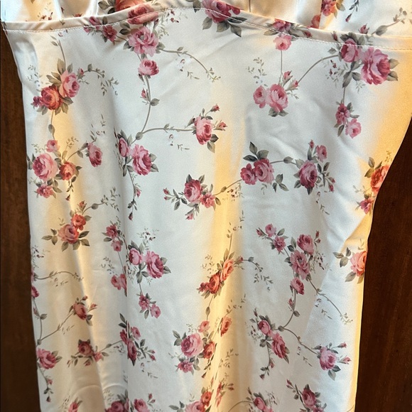 We Wore What Antique white flower dress - Picture 5 of 10